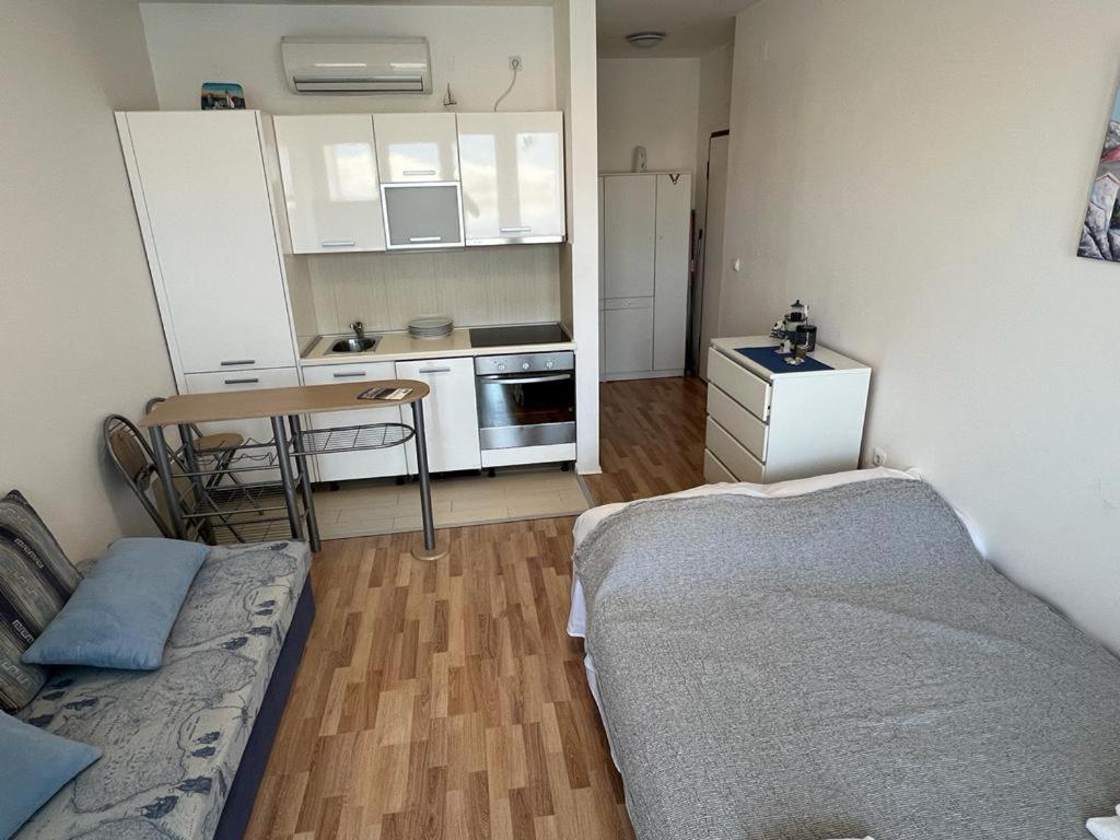 Sea View & Pool Studio Паг Экстерьер фото